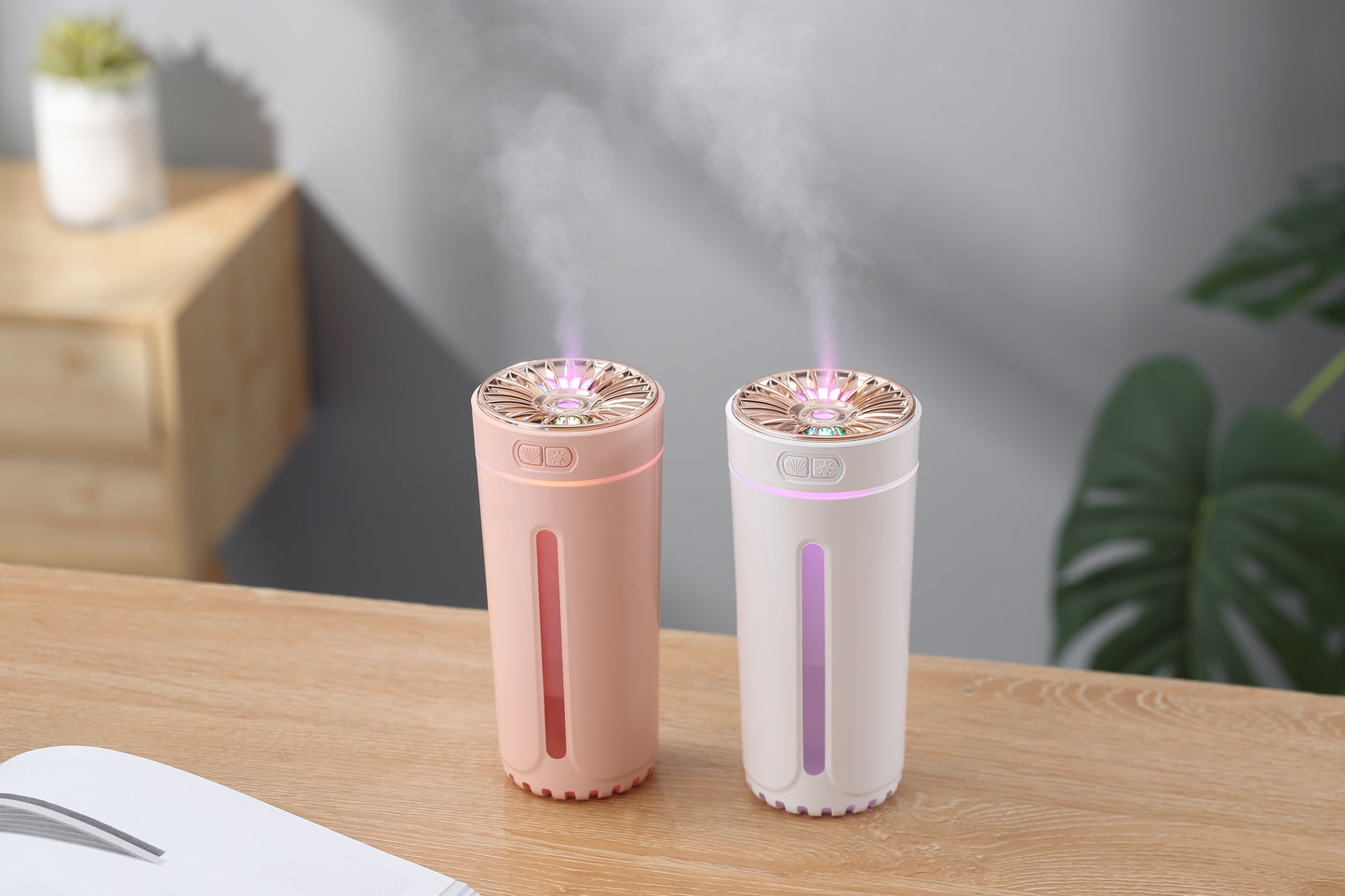 Colorful Night Light USB Car Aromatherapy Humidifier - Silent & Portable